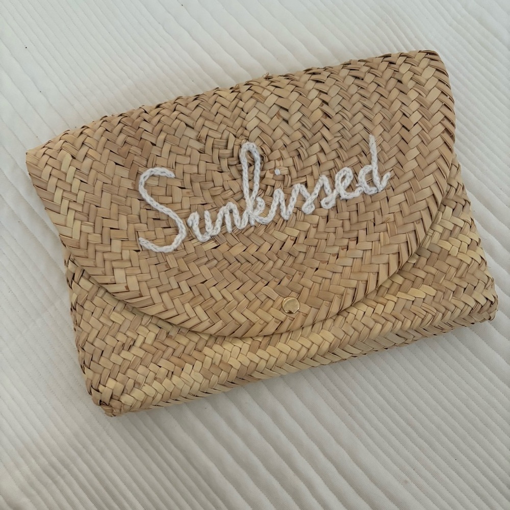 POOLSIDE Sunkissed Woven Straw Clutch